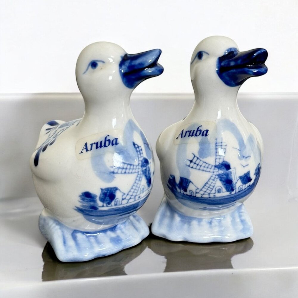 Delft Blue Handpainted Ducks In A Basket Salt And Pepper Shaker Set Vintage